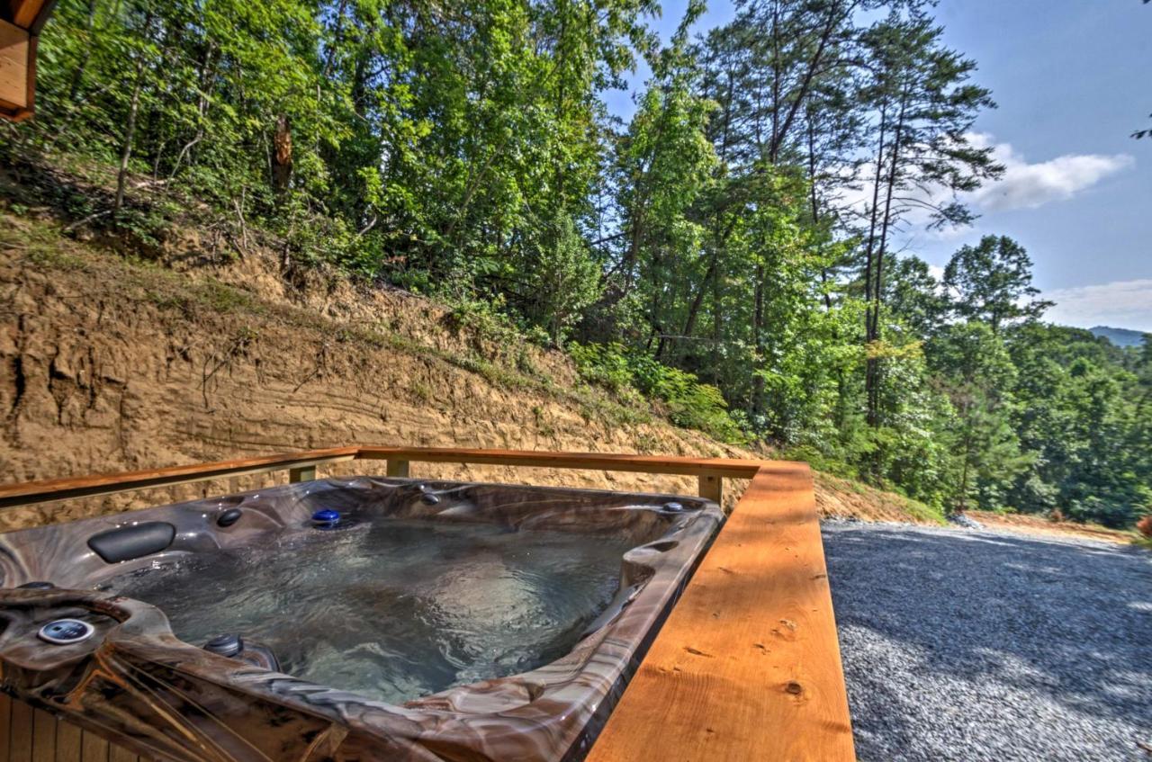 Bryson City Studio With Hot Tub - Near Nantahala! Екстер'єр фото