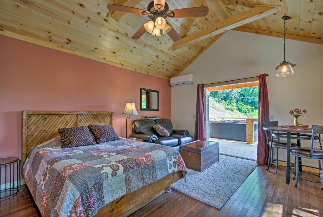 Bryson City Studio With Hot Tub - Near Nantahala! Екстер'єр фото